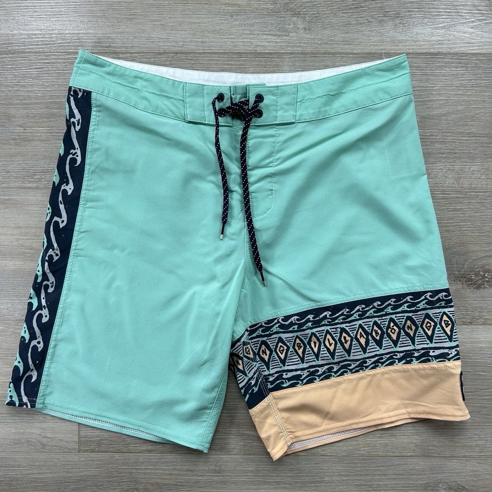 Billabong Men's 32 Burleigh Pro Minty Aqua Aztec BoardShort‎ Surf